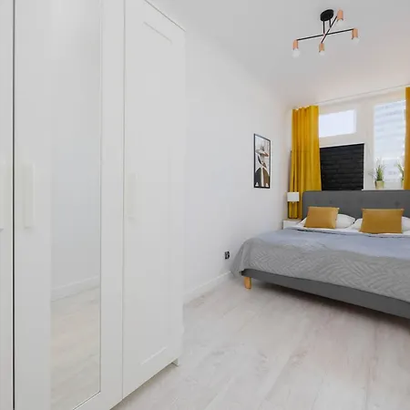 Modern Grzybowska Near Hala Mirowska By Renters Lägenhet Warszawa